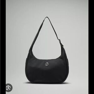 Gently used hand bag. Super cute almost like new!